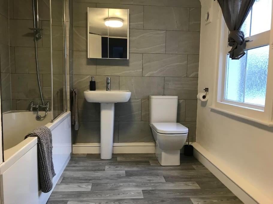 Entire House With Garden & Parking Nr Ashford Int Villa Eksteriør bilde